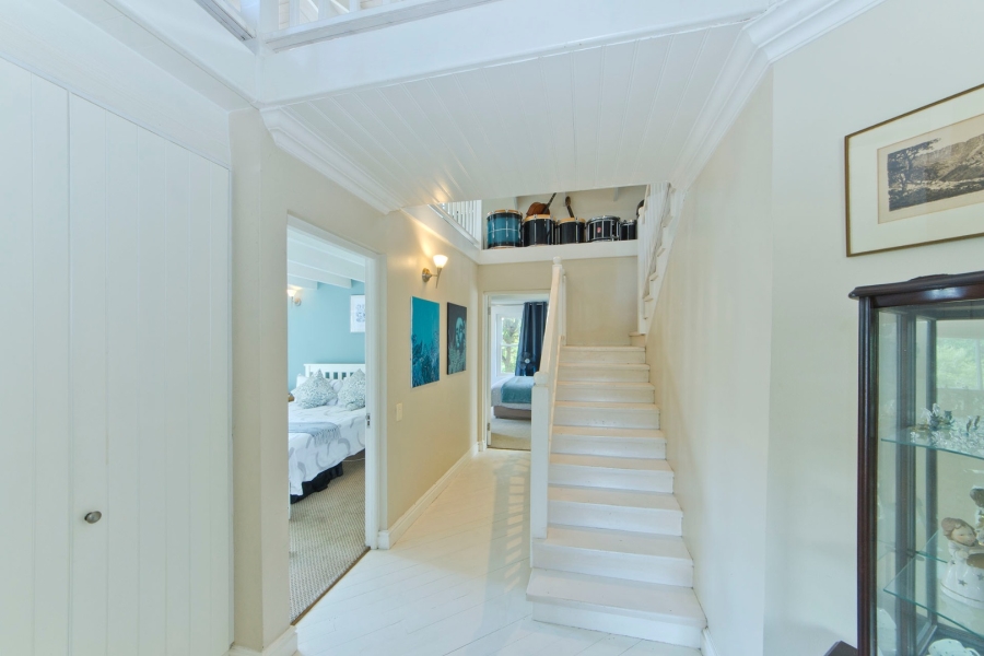 9 Bedroom Property for Sale in Leisure Isle Western Cape